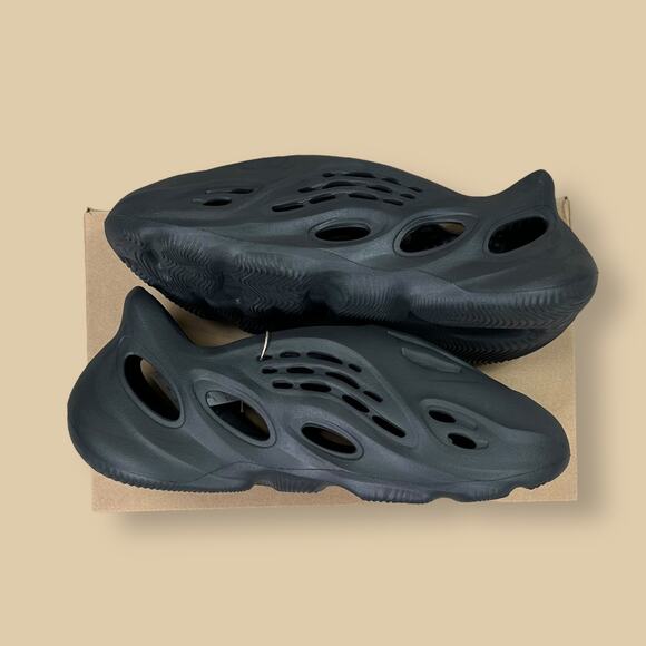 Adidas Yeezy Foam RNR Runners Onyx Black Shoes HP8730 Mens 11 - Picture 3 of 12